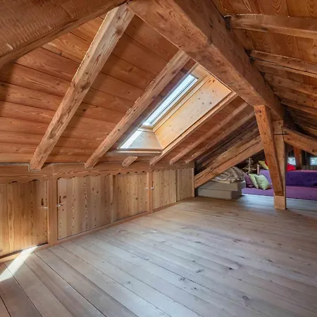 Spacious Loft On Pedestrian Street With Views Apartament *