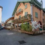 Spacious Loft On Pedestrian Street With Views * Σαμονί