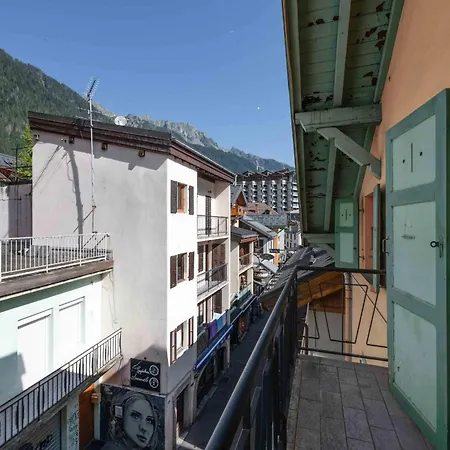 Spacieux Loft Rue Piétonne Et Vue Montagne Appartement *