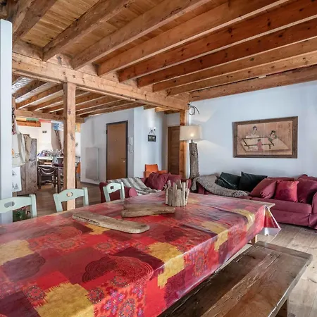 Apartment Spacious Loft On Pedestrian Street With Views Chamonix